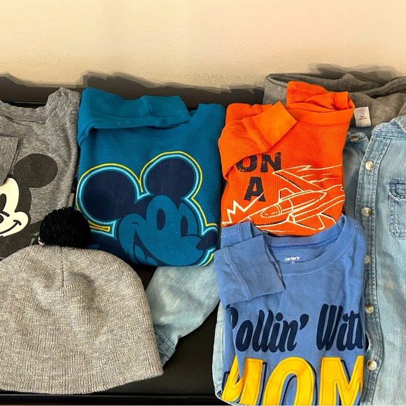 4T Boys Lot of 6 with Long Sleeve Graphic T-Shirts, hat, and jacket. - Picture 1 of 8